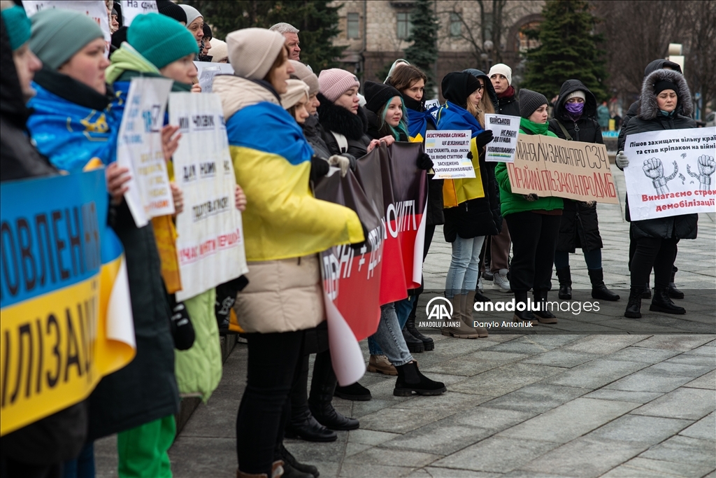 Kiev'de terhis yasasının kabulünü talep eden gösteri düzenlendi