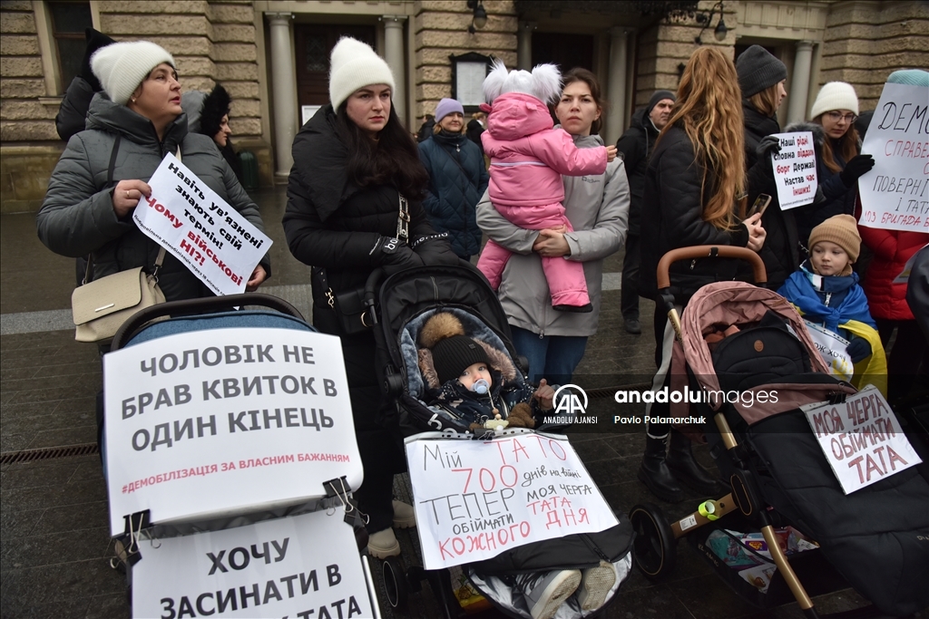 Lviv'de terhis yasasının kabulünü talep eden gösteri düzenlendi