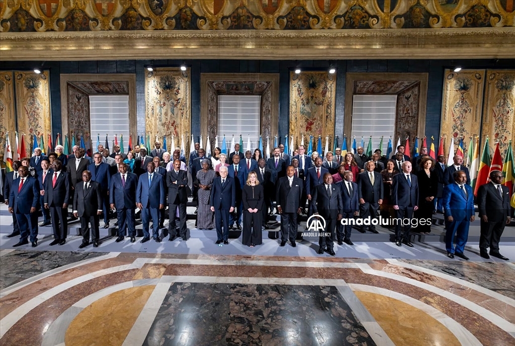 Kais Saied prend part à un dîner à Rome organisé en l'honneur des participants au Sommet Italie-Afrique