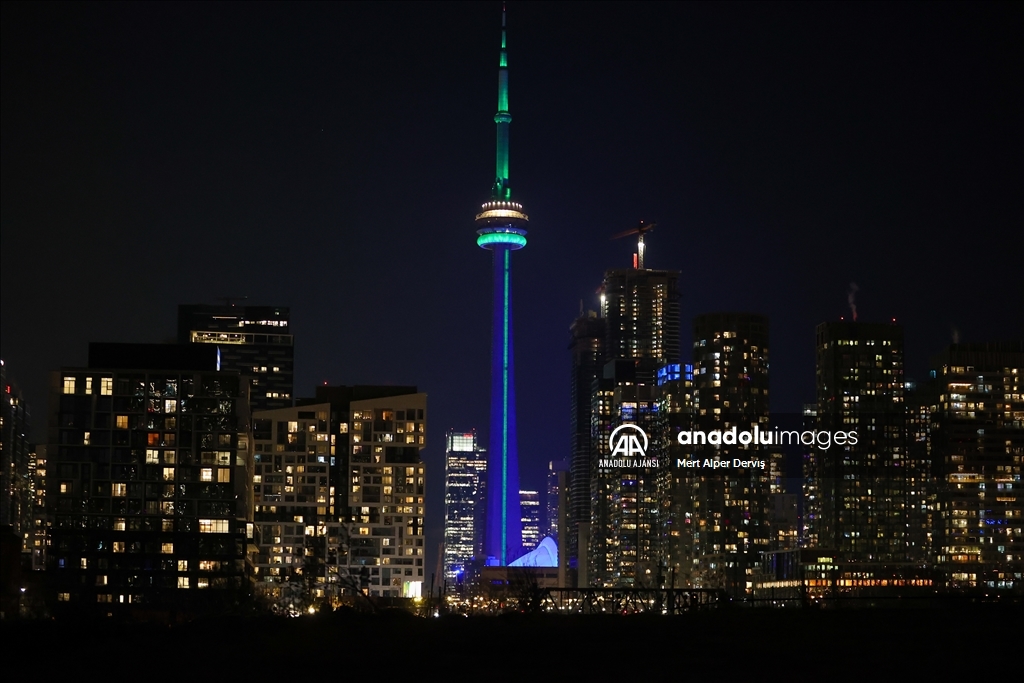 Toronto'daki CN Kulesi 'İslamofobiye Karşı Eylem ve Ulusal Anma Günü' kapsamında aydınlatıldı
