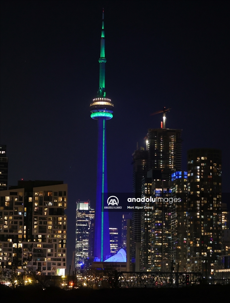Toronto'daki CN Kulesi 'İslamofobiye Karşı Eylem ve Ulusal Anma Günü' kapsamında aydınlatıldı