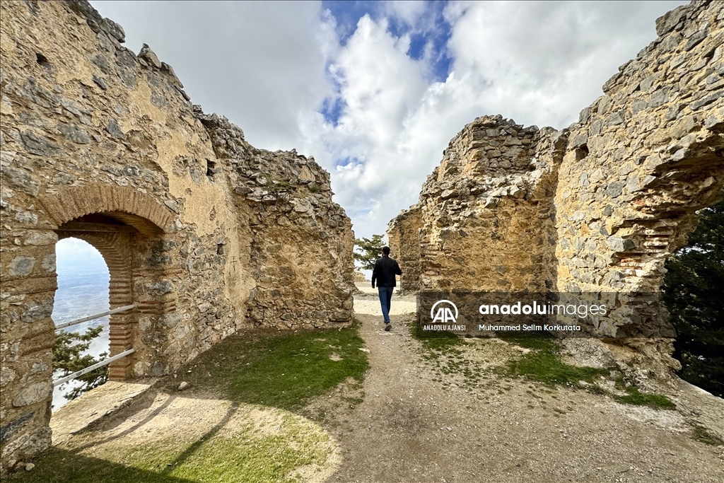 KKTC'nin “Rüzgara Boyun Eğmeyen” Buffavento Kalesi