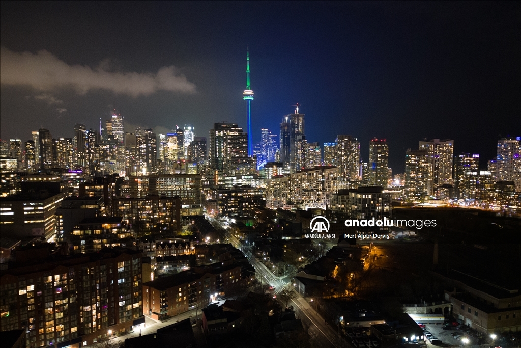Toronto'daki CN Kulesi 'İslamofobiye Karşı Eylem ve Ulusal Anma Günü' kapsamında aydınlatıldı
