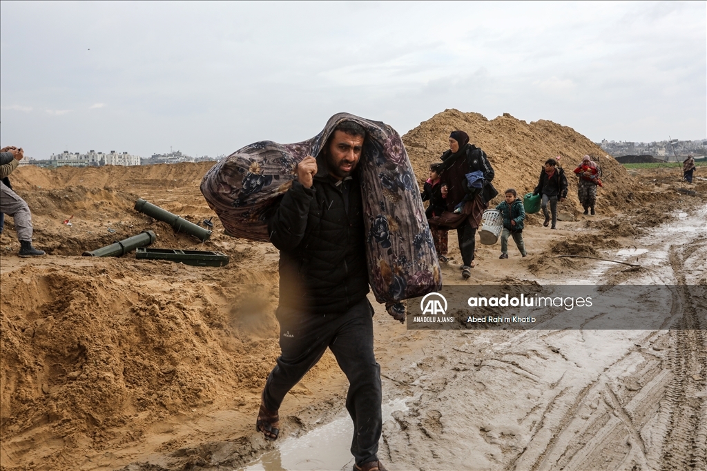 İsrail ordusu, Han Yunus'taki bazı bölgelerden çekildi