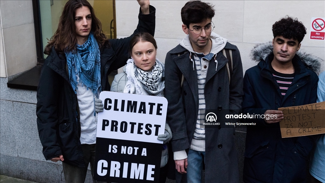 İsveçli iklim aktivisti Greta Thunberg hakim karşısına çıktı