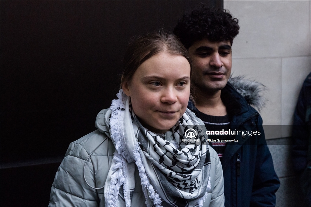 İsveçli iklim aktivisti Greta Thunberg hakim karşısına çıktı