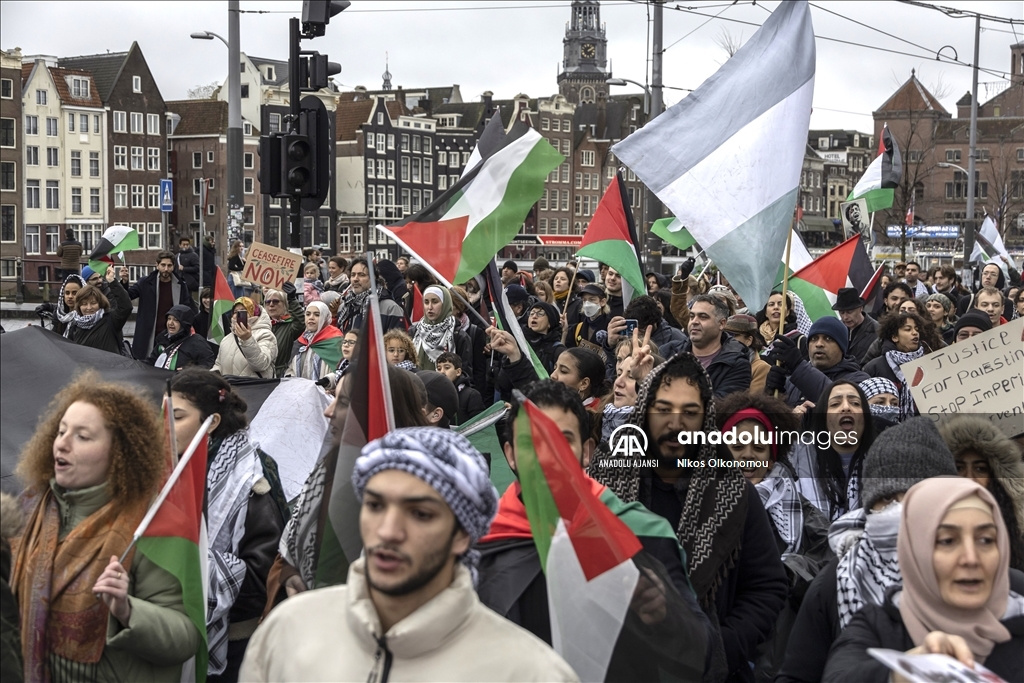 İsrail'in Gazzelileri açlığa terk etmesi, Hollanda'da protesto edildi