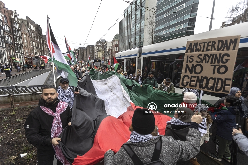 İsrail'in Gazzelileri açlığa terk etmesi, Hollanda'da protesto edildi