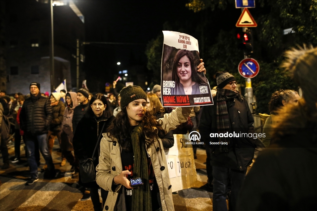 Gazze'deki İsrailli Esirlerin Aileleri Hükümeti Protesto Etti - Anadolu ...