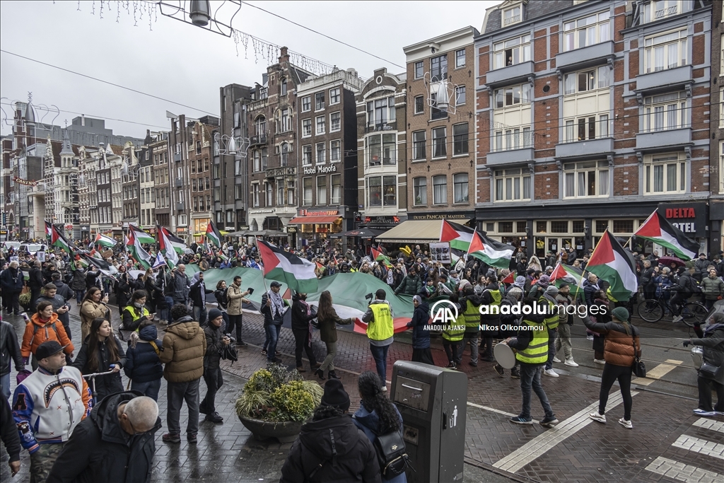 İsrail'in Gazzelileri açlığa terk etmesi, Hollanda'da protesto edildi