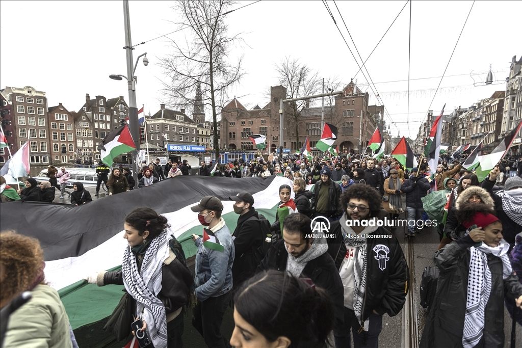 İsrail'in Gazzelileri açlığa terk etmesi, Hollanda'da protesto edildi
