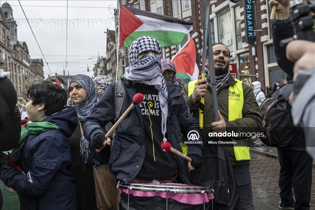 İsrail'in Gazzelileri açlığa terk etmesi, Hollanda'da protesto edildi