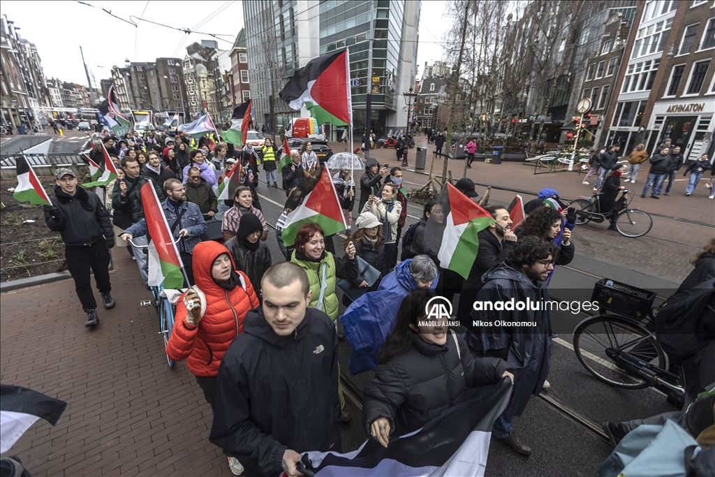 İsrail'in Gazzelileri açlığa terk etmesi, Hollanda'da protesto edildi
