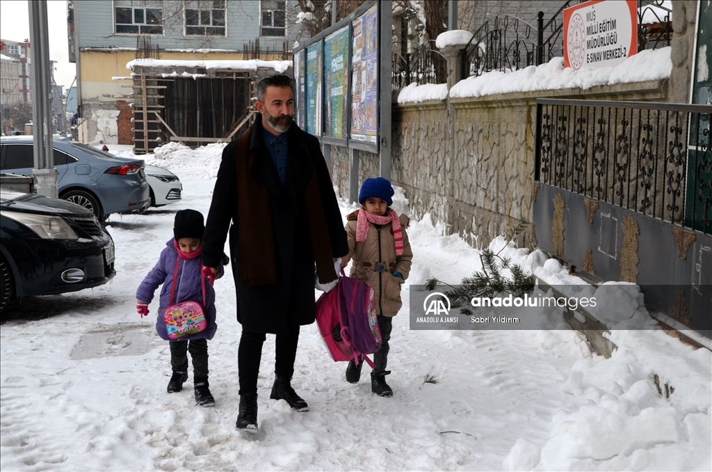 Muş'ta yarıyıl tatili sonrası ilk ders zili çaldı