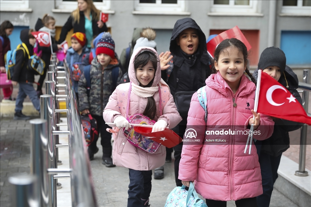İstanbul'da yarıyıl tatili sonrası dersbaşı yapıldı