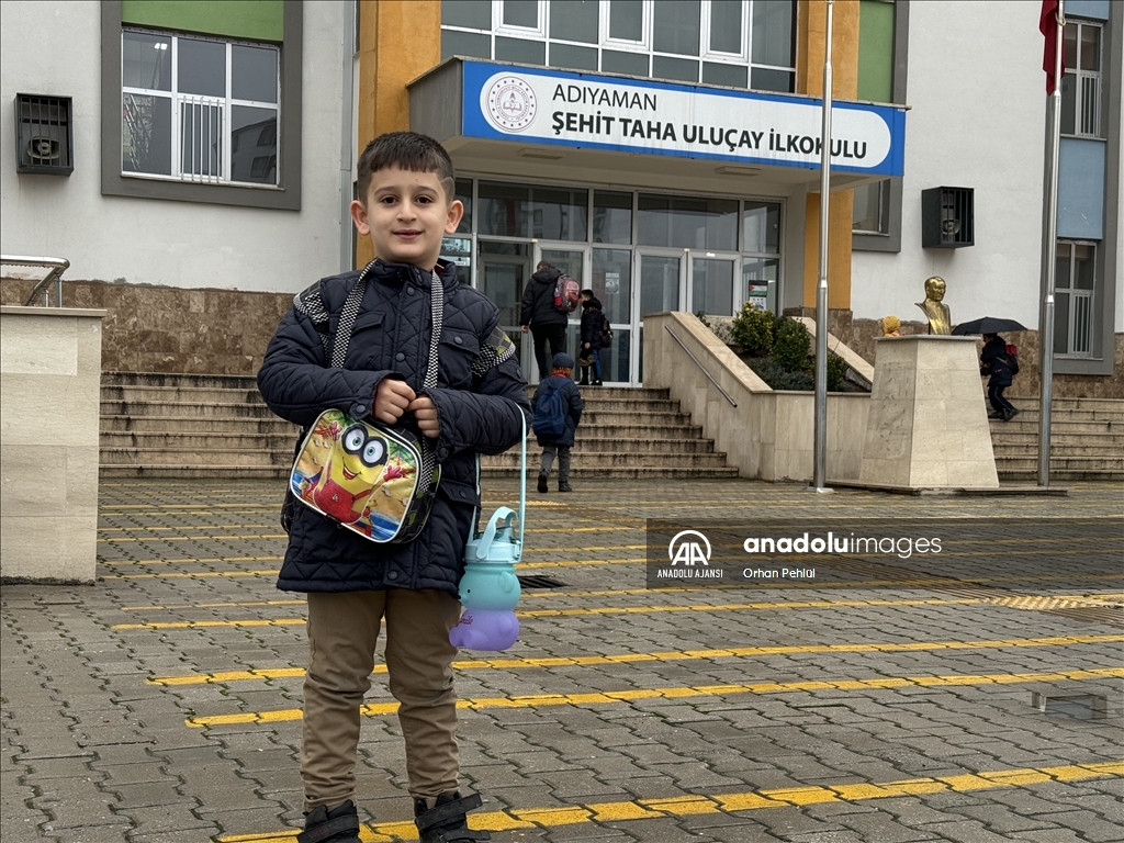 Okullarda yarı yıl tatili sonrası ilk ders zili çaldı