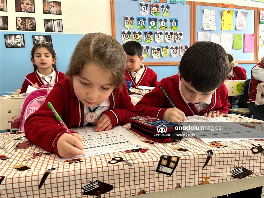 Okullarda yarıyıl tatili sonrası ilk ders zili çaldı
