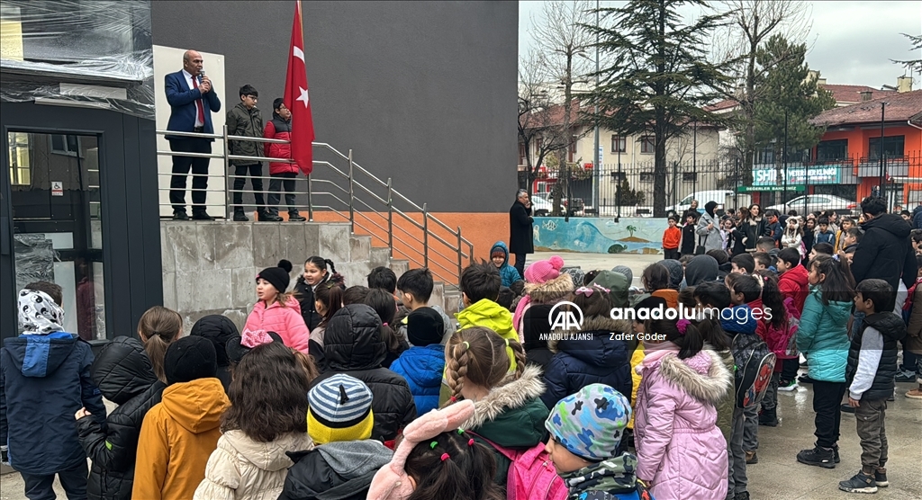 Okullarda yarı yıl tatili sonrası ilk ders zili çaldı