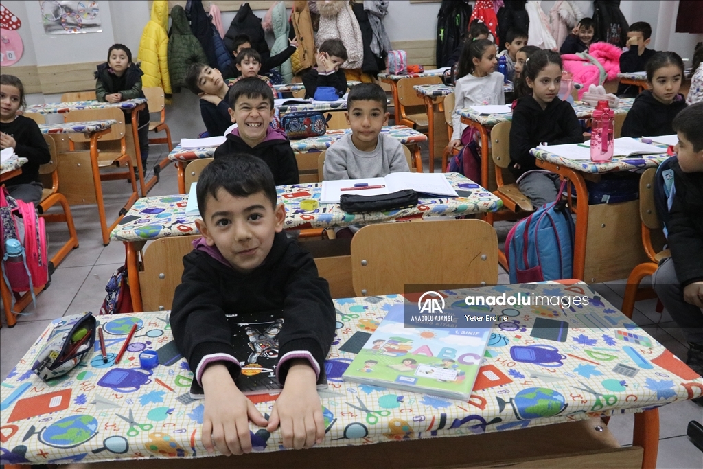 Okullarda yarı yıl tatili sonrası ilk ders zili çaldı
