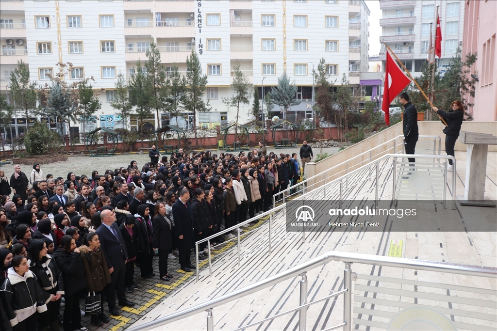 Okullarda yarıyıl tatili sonrası ilk ders zili çaldı
