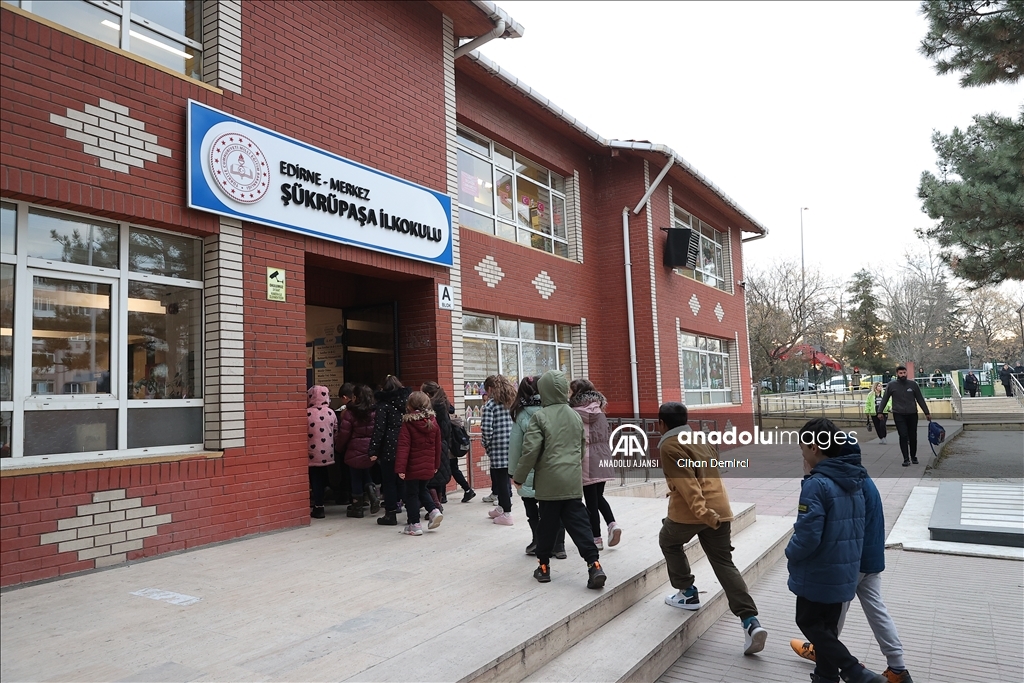 Okullarda yarıyıl tatili sonrası ilk ders zili çaldı