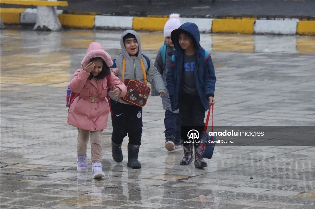 Okullarda yarıyıl tatili sonrası ilk ders zili çaldı