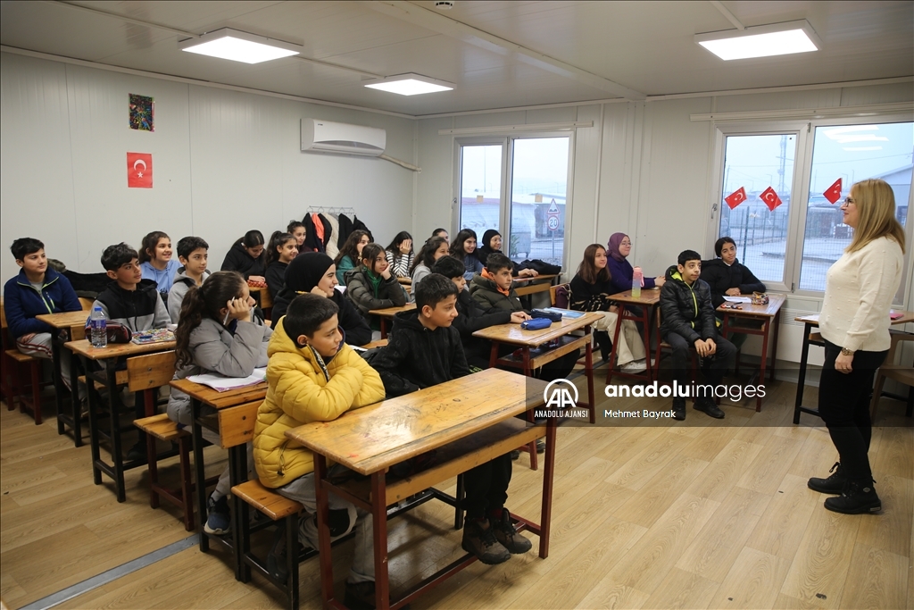Adana, Mersin, Hatay ve Osmaniye'de yarıyıl tatili sonrası ilk ders zili çaldı
