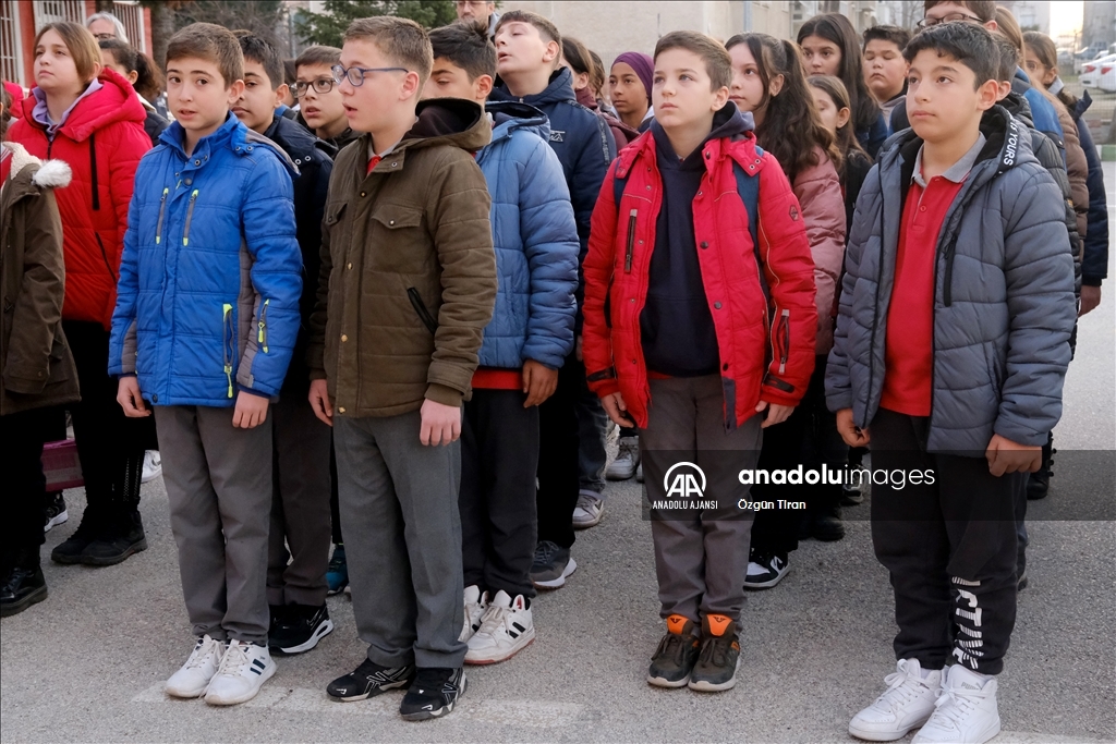 Trakya'da okullarda 6 Şubat depremlerinde hayatını kaybedenler için saygı duruşunda bulunuldu