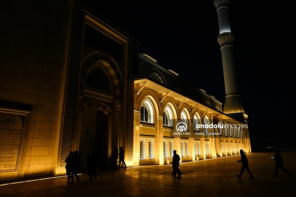 İstanbul'da Miraç Kandili dualarla idrak edildi