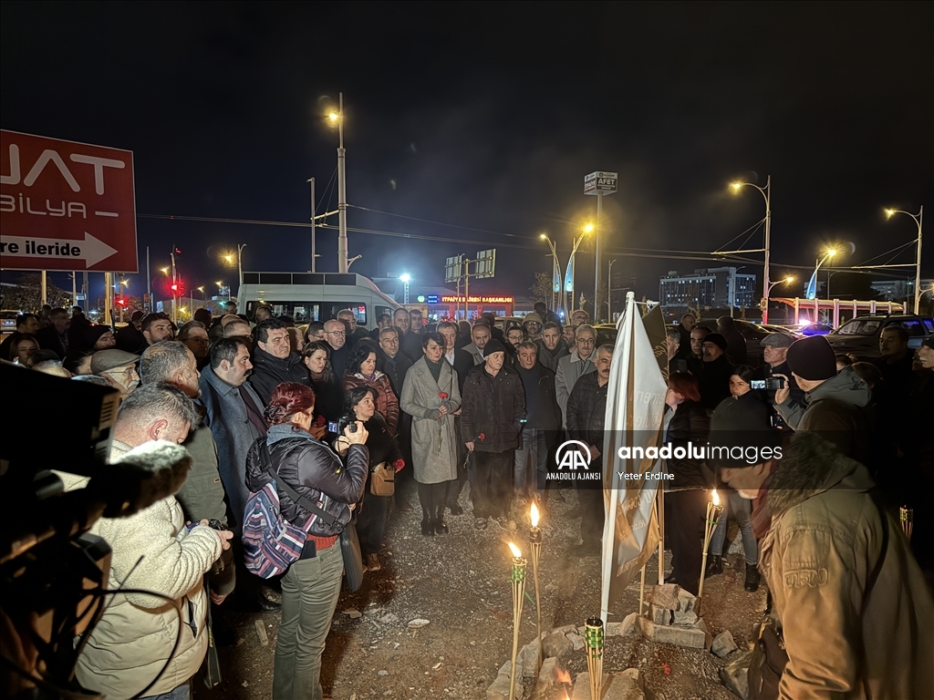 Malatya'da depremde hayatını kaybedenler için anma etkinliği