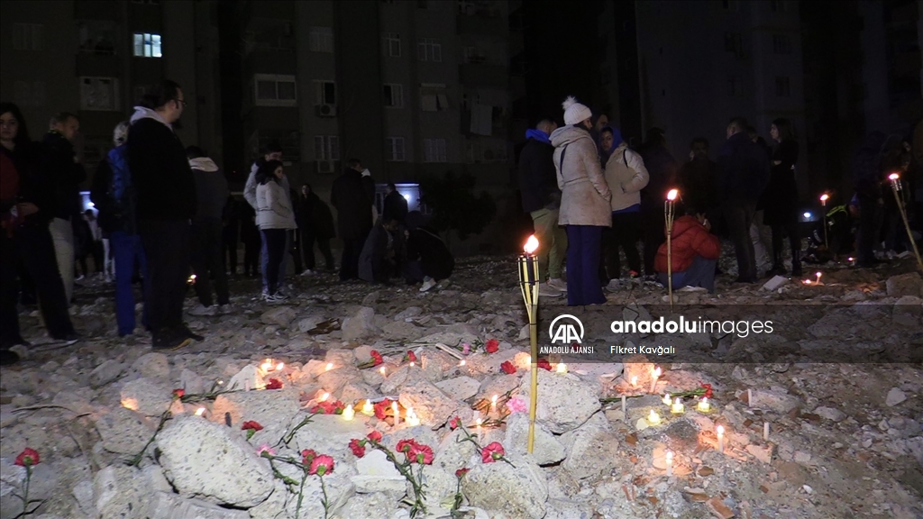 Adana'da depremde yaşamını yitirenler anıldı