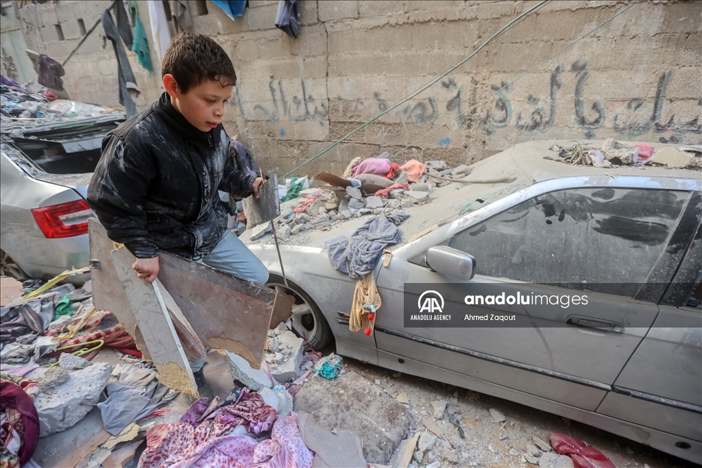 Israeli attacks continue in Gaza 