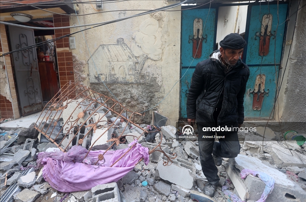 Israeli attacks continue in Gaza 