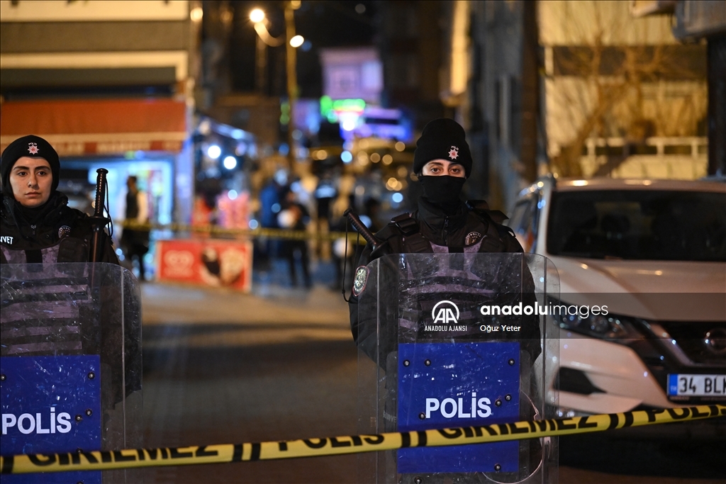 Küçükçekmece'de AK Parti'nin seçim çalışması sırasında silahlı saldırı