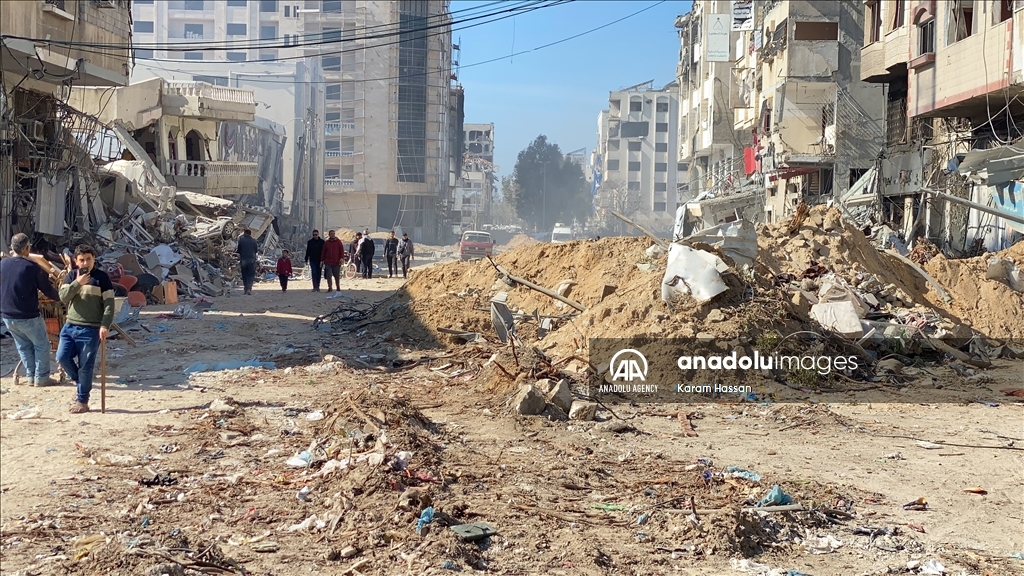 Destruction in Gaza City after Israeli forces withdrew 