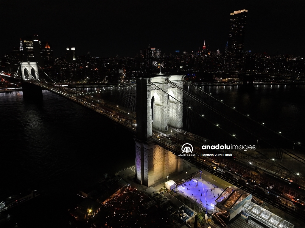 Brooklyn Köprüsü yeni ışıklarıyla aydınlatıldı