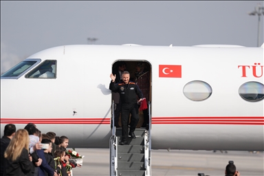 Турецкий астронавт Альпер Гезеравджы вернулся на родину