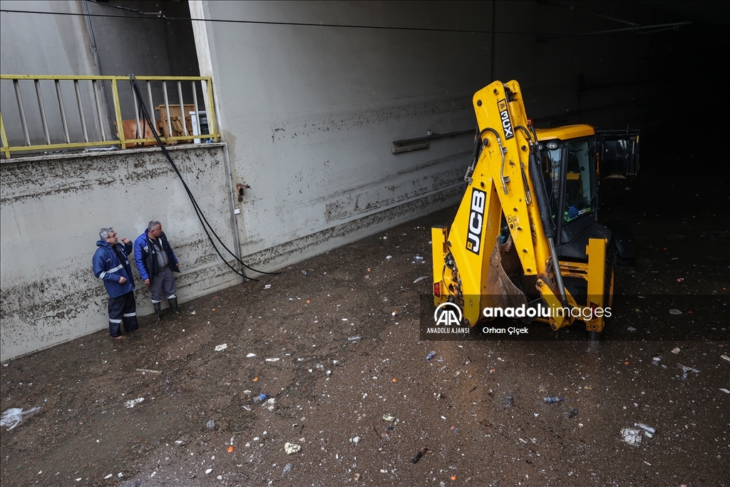 Antalya'da selden etkilenen bölgelerde temizlik başlatıldı