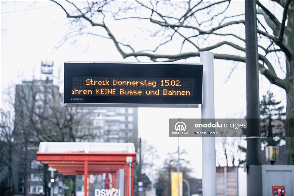 Dortmund'da toplu taşıma çalışanları bir günlük greve gitti
