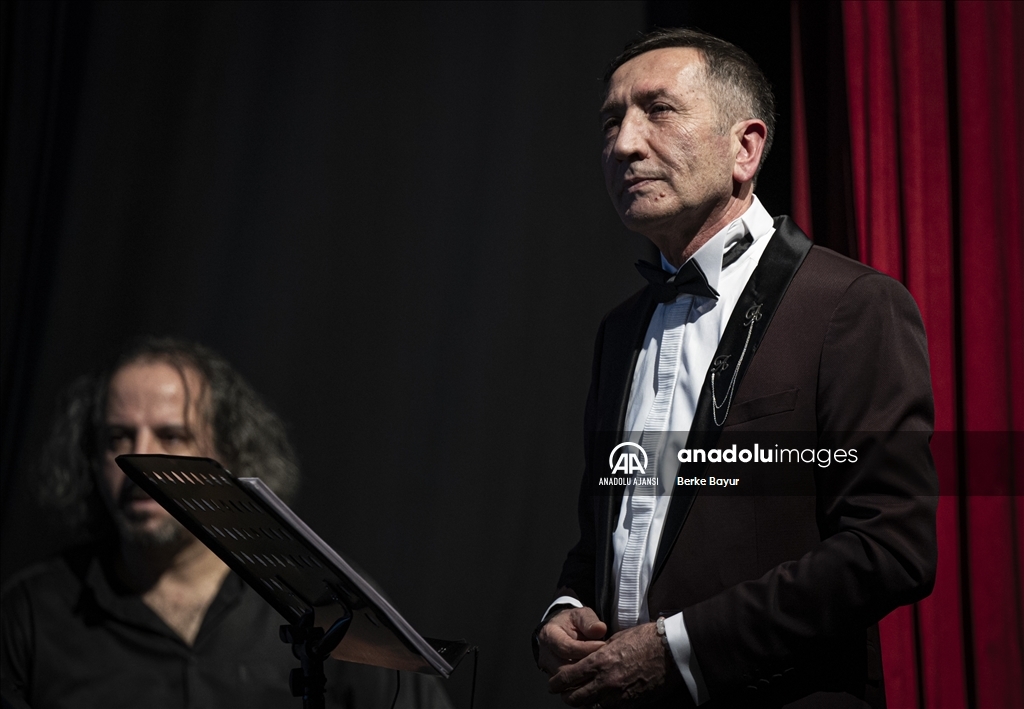 40 yıla yaklaşan öğretmenlik hayatında müzikten kopamadı