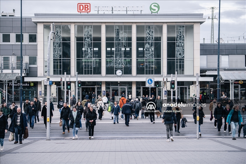 Dortmund'da toplu taşıma çalışanları bir günlük greve gitti