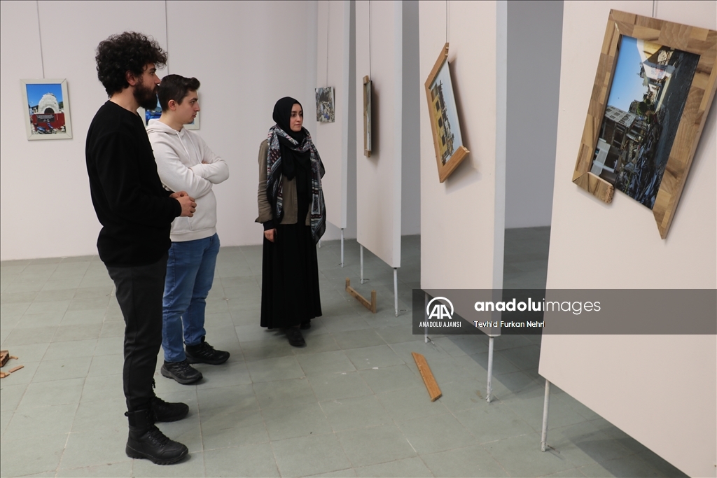 Depremden kurtulan öğrenci afetin acı yüzünü fotoğraflarla anlattı