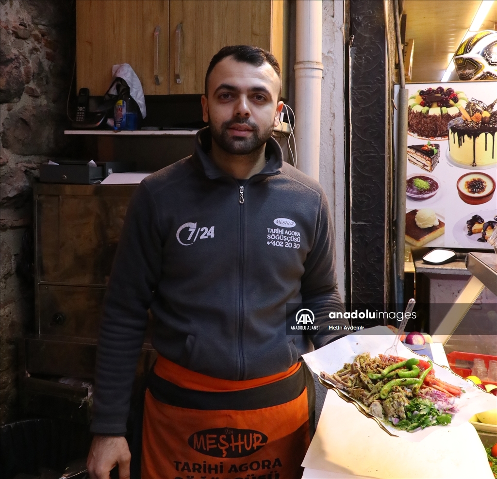 Adı İzmir ile özdeşleşen sokak lezzetleri geceleri de deneyime sunuluyor