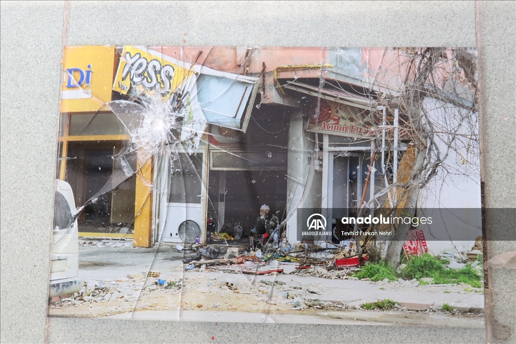 Depremden kurtulan öğrenci afetin acı yüzünü fotoğraflarla anlattı