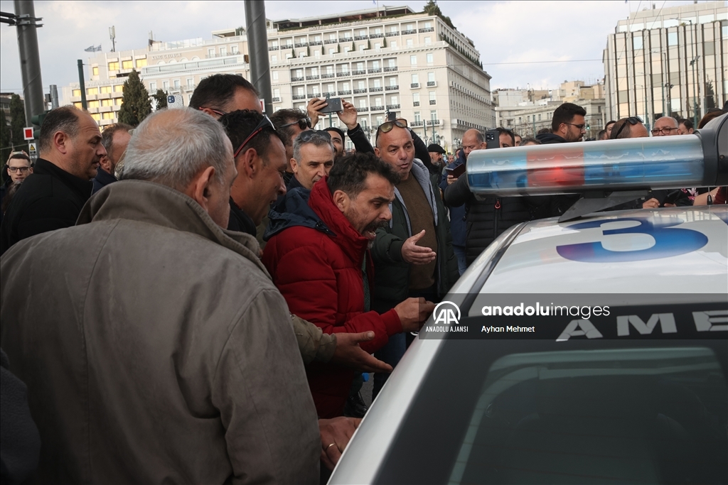 Yunanistan'da çiftçiler, Atina'da gösteri düzenledi