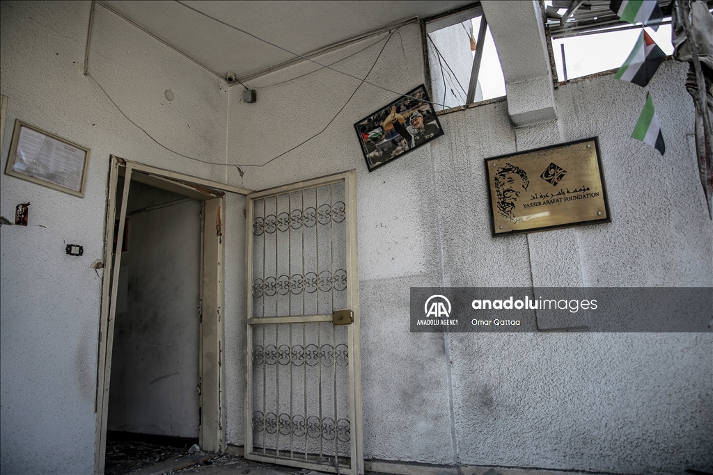 Israel demolishes the house of Palestinian leader Arafat in Gaza