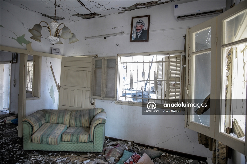 Israel demolishes the house of Palestinian leader Arafat in Gaza