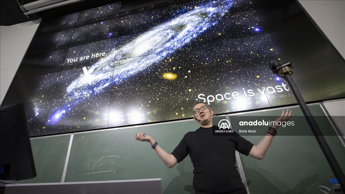 NASA'dan ayrılıp Türkiye'ye dönen astrofizikçi Yıldız, üniversitede ders vermeye başladı