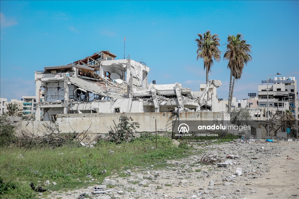 Israel demolishes the house of Palestinian leader Arafat in Gaza