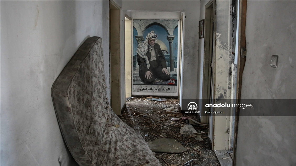 Israel demolishes the house of Palestinian leader Arafat in Gaza